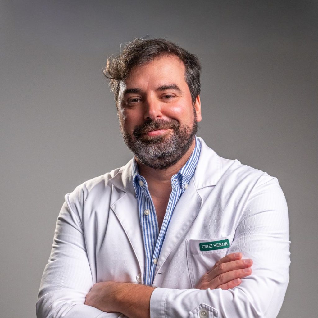 Dr. Hélder Antunes em acupuntura na Cruz Verde